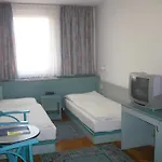 Ventura 3*